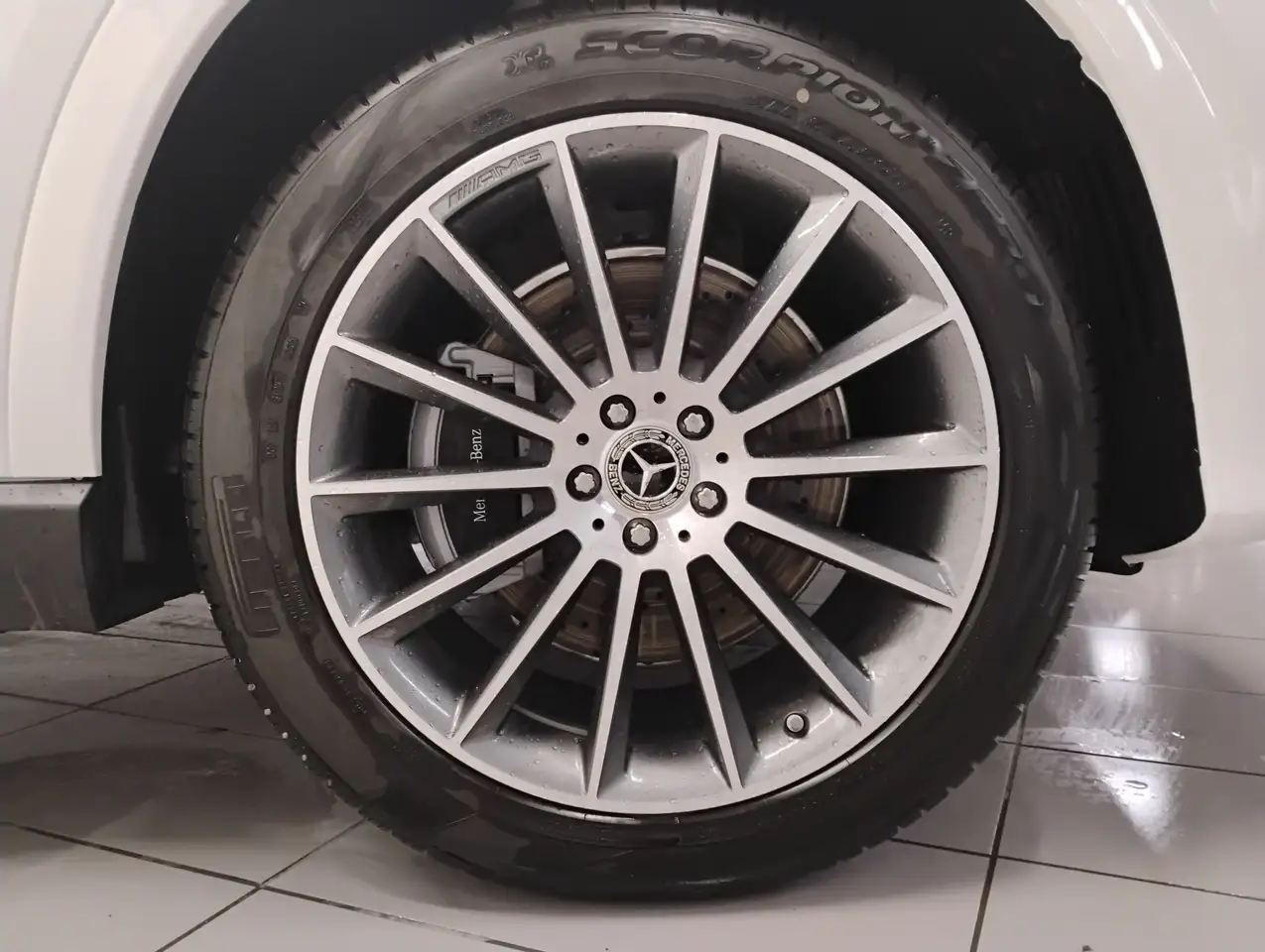 Mercedes-Benz GLE снимка Mercedes-Benz GLE