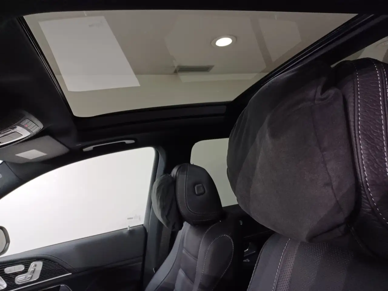 Mercedes-Benz GLE снимка Mercedes-Benz GLE