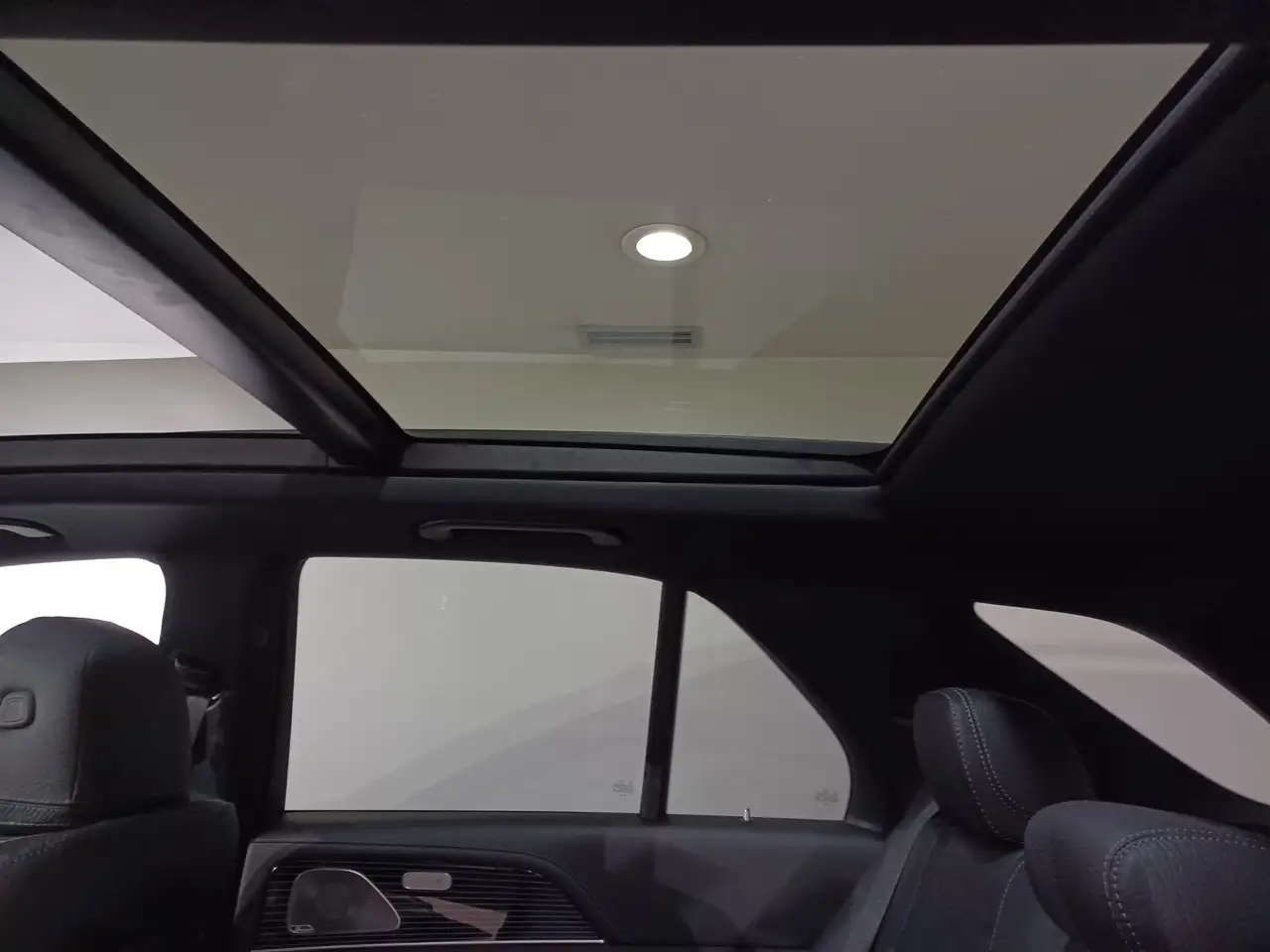 Mercedes-Benz GLE снимка Mercedes-Benz GLE