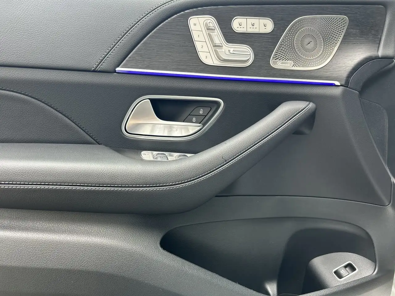 Mercedes-Benz GLE снимка Mercedes-Benz GLE