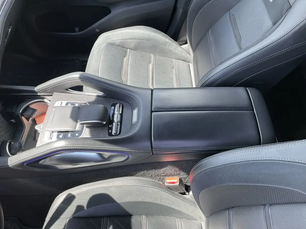 Mercedes-Benz GLE снимка Mercedes-Benz GLE