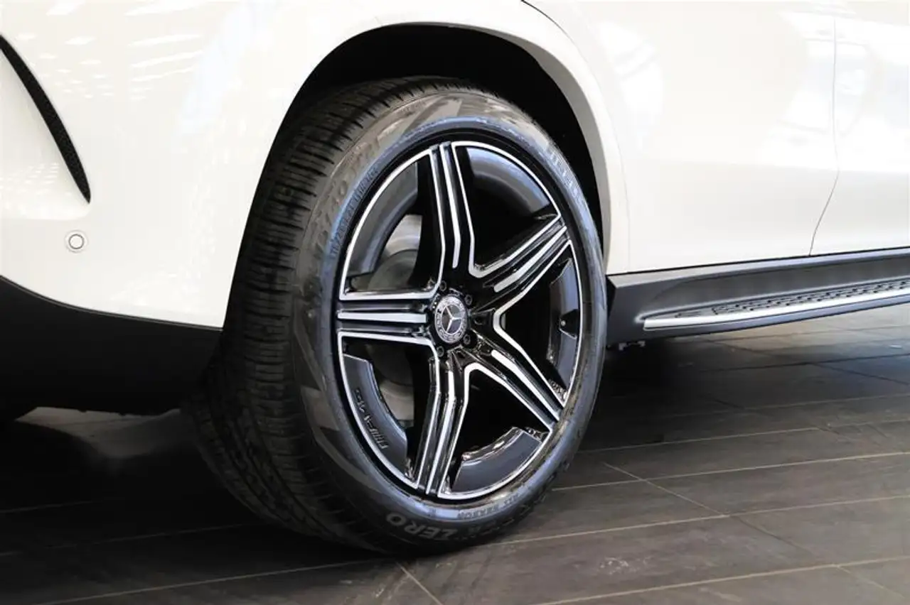 Mercedes-Benz GLE снимка Mercedes-Benz GLE