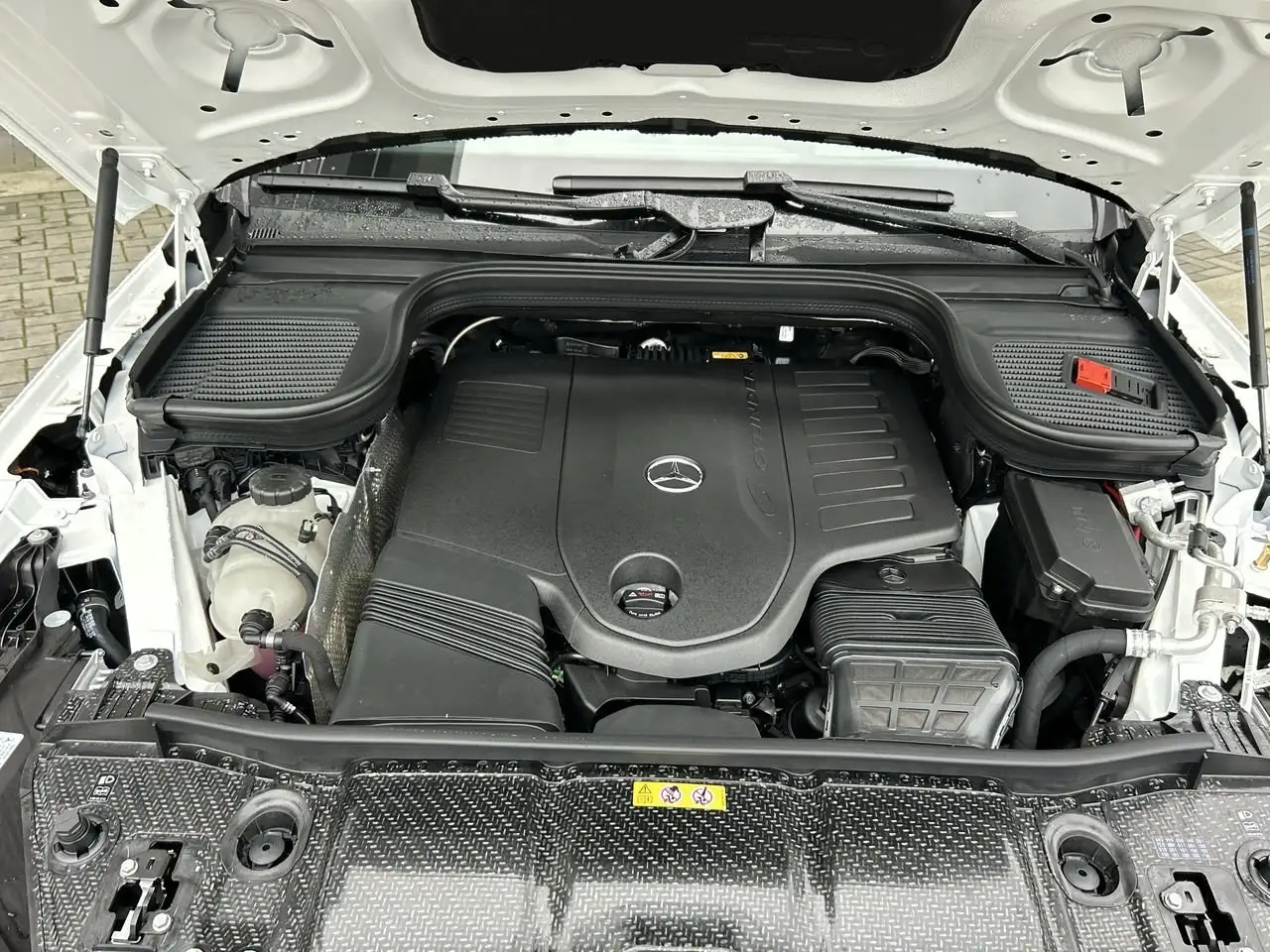 Mercedes-Benz GLE снимка Mercedes-Benz GLE