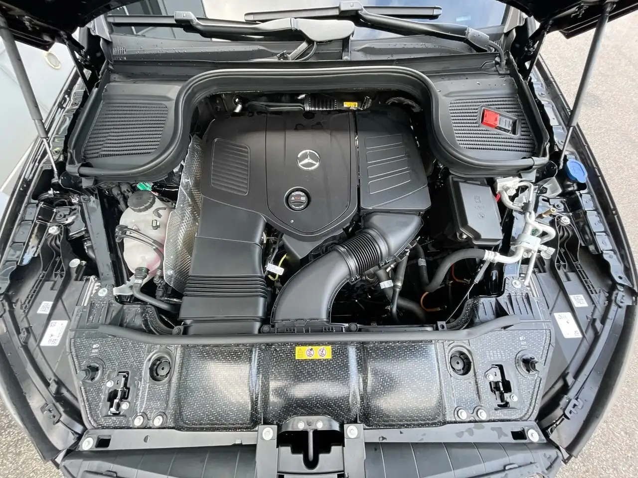 Mercedes-Benz GLE снимка Mercedes-Benz GLE