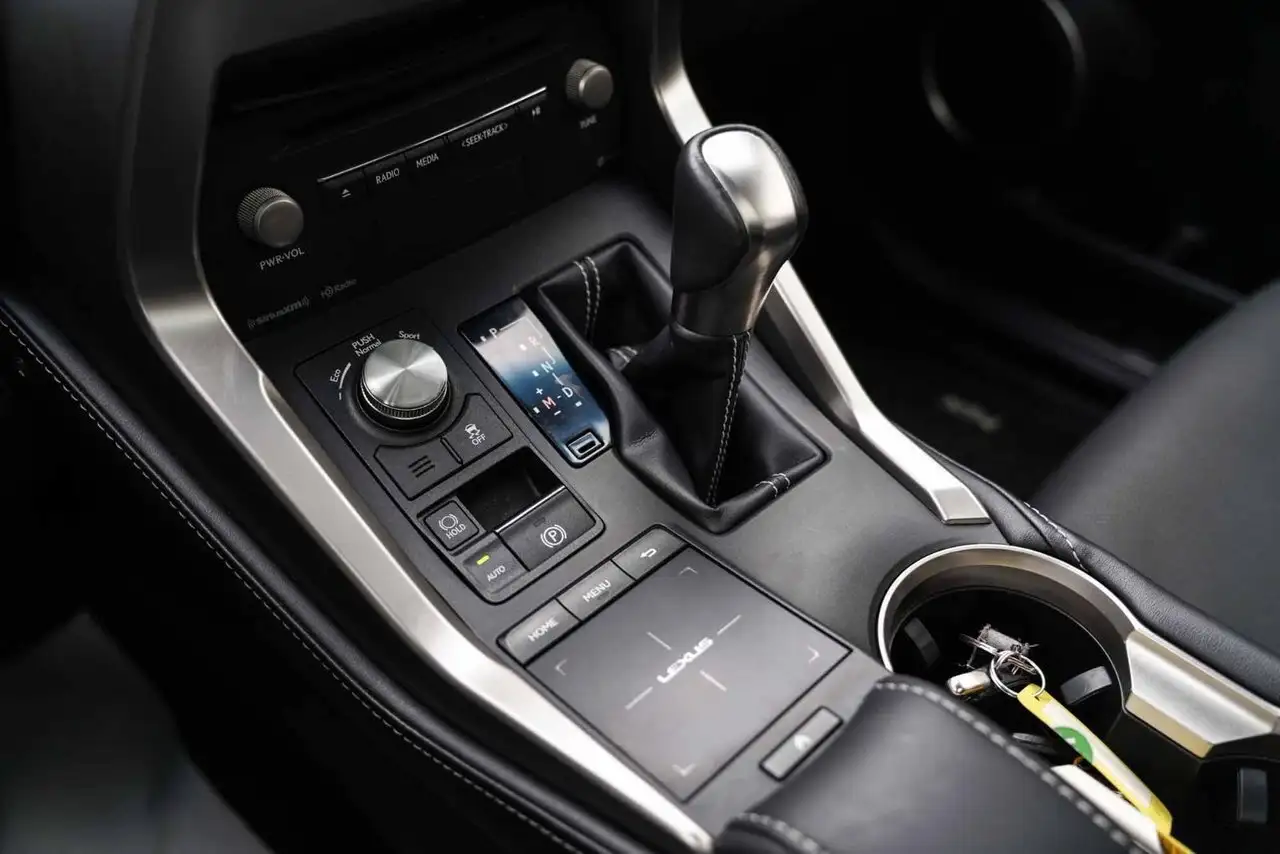 Lexus NX fotografie Lexus NX