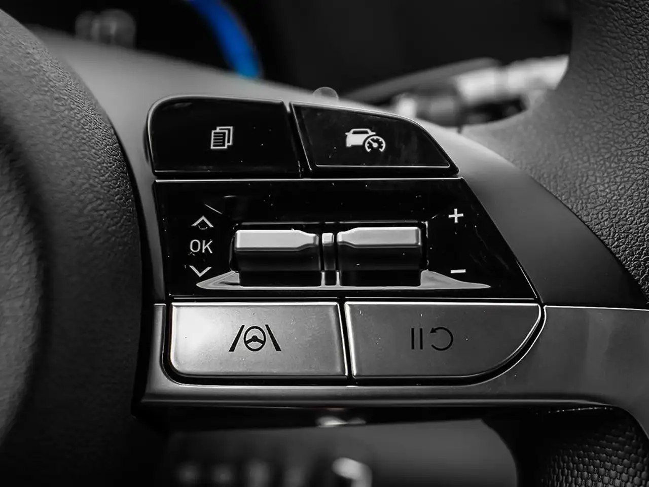 Hyundai ELANTRA photo Hyundai ELANTRA
