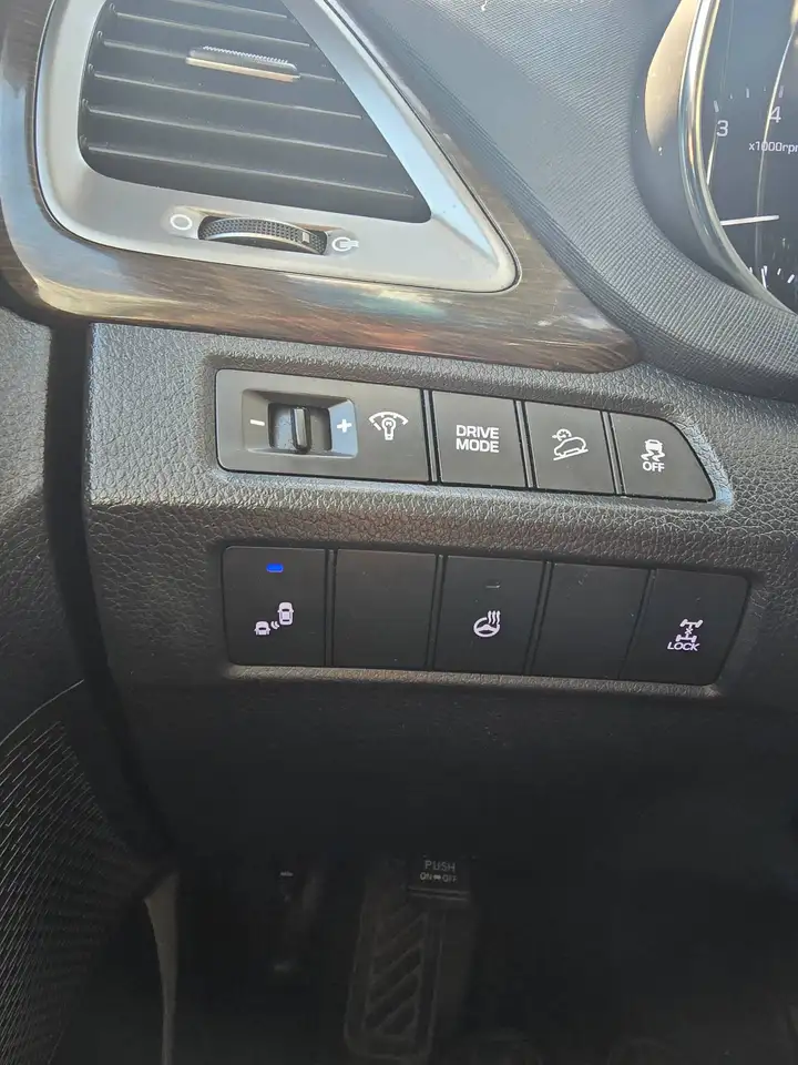Hyundai SANTA FE снимка Hyundai SANTA FE