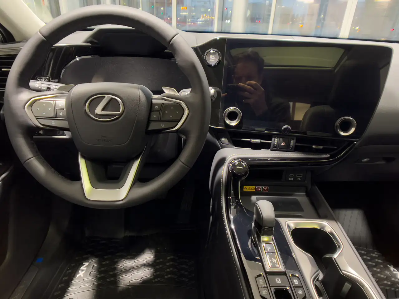 Lexus NX fotografie Lexus NX