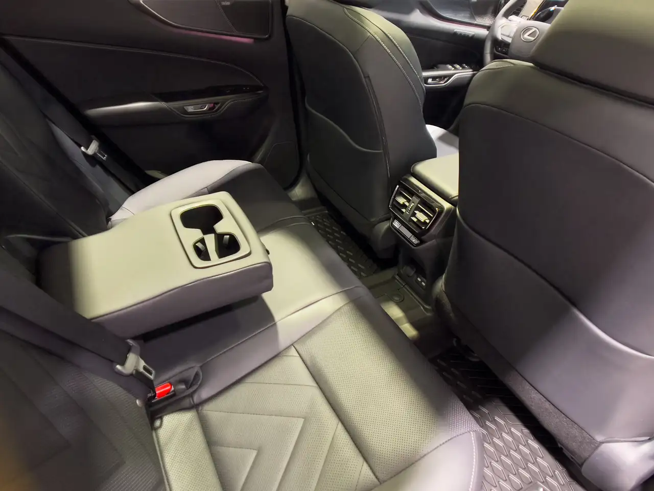 Lexus NX fotografie Lexus NX