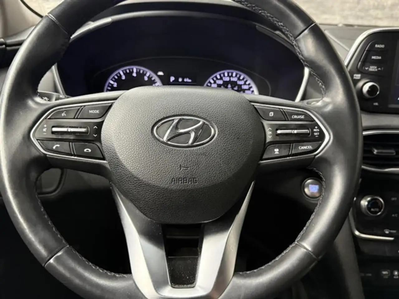 Hyundai SANTA FE photo Hyundai SANTA FE