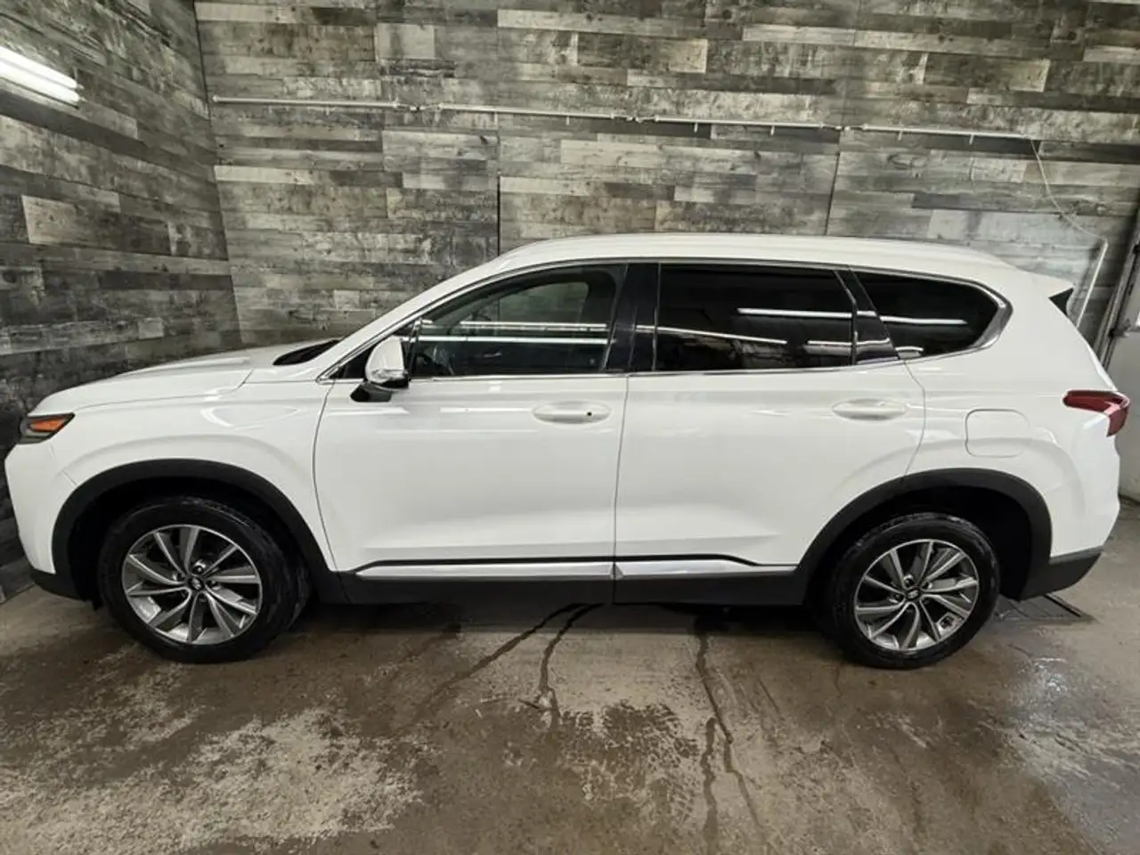 Hyundai SANTA FE photo Hyundai SANTA FE