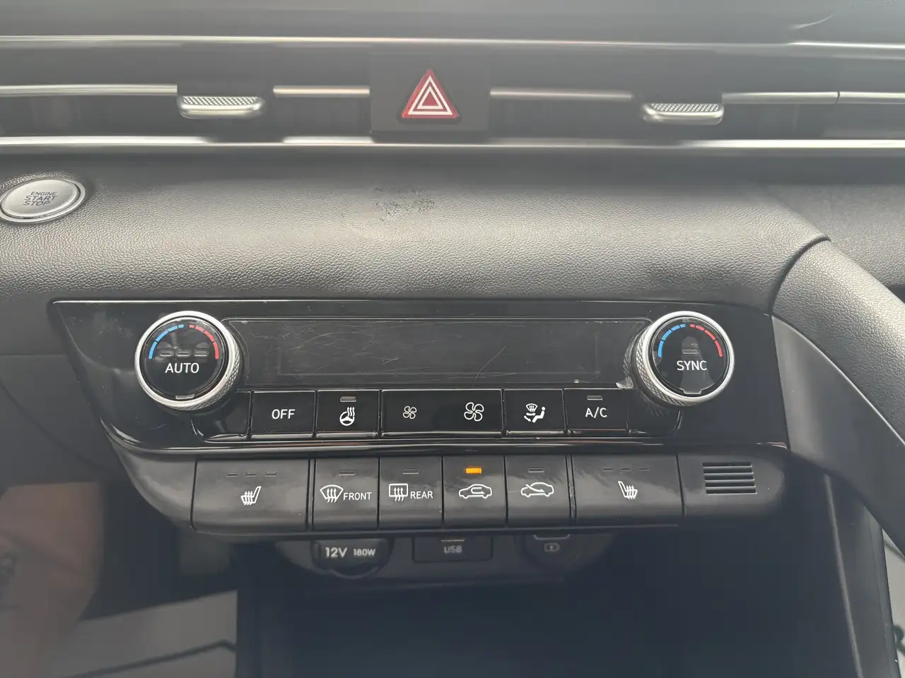 Hyundai ELANTRA снимка Hyundai ELANTRA