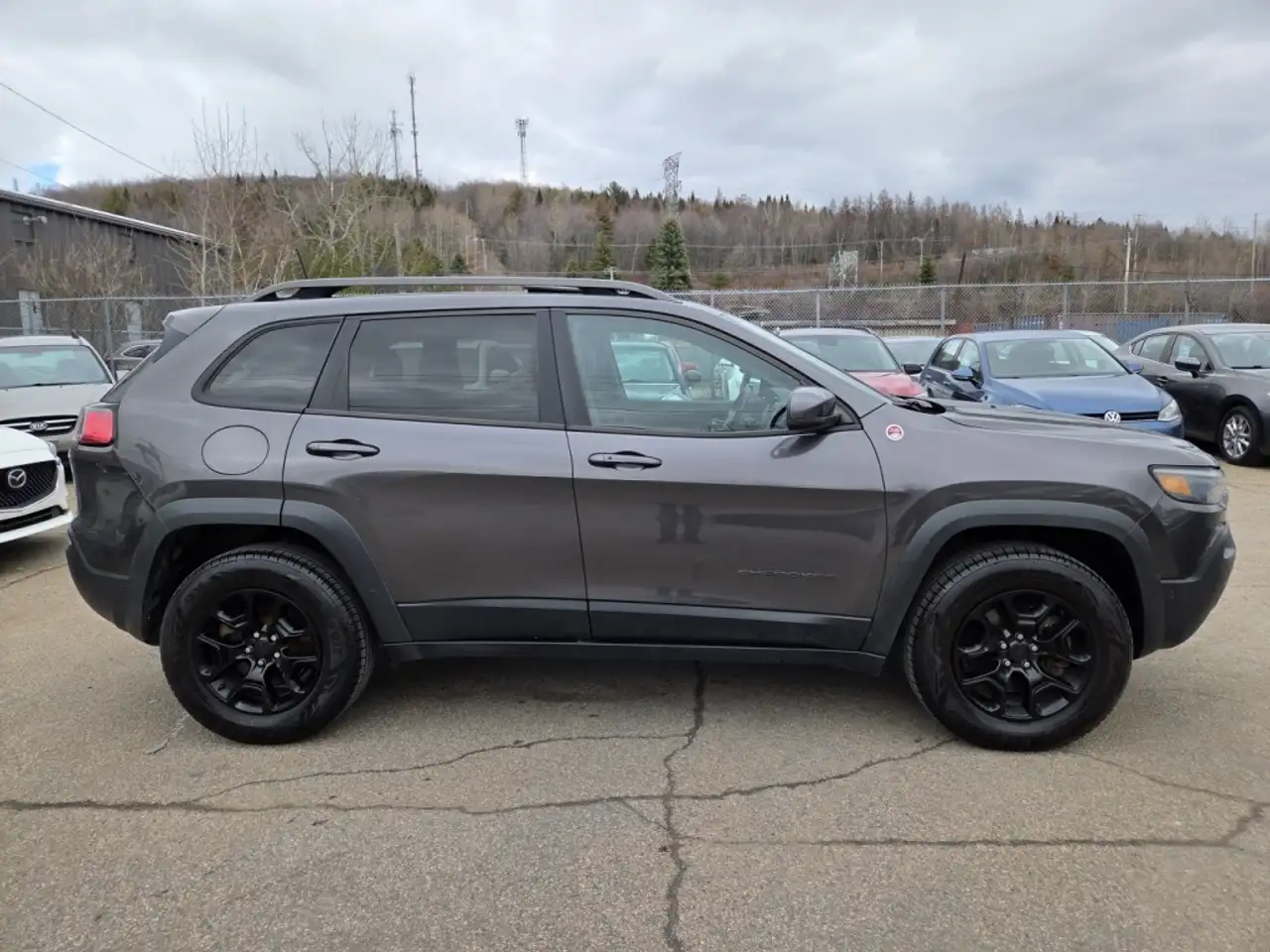 Jeep Cherokee photo Jeep Cherokee