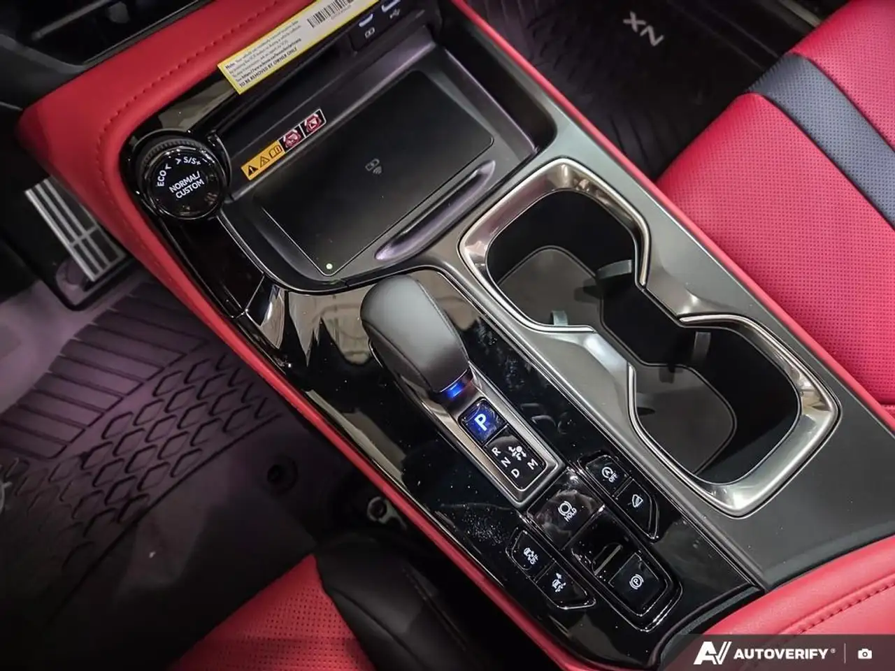 Lexus NX снимка Lexus NX