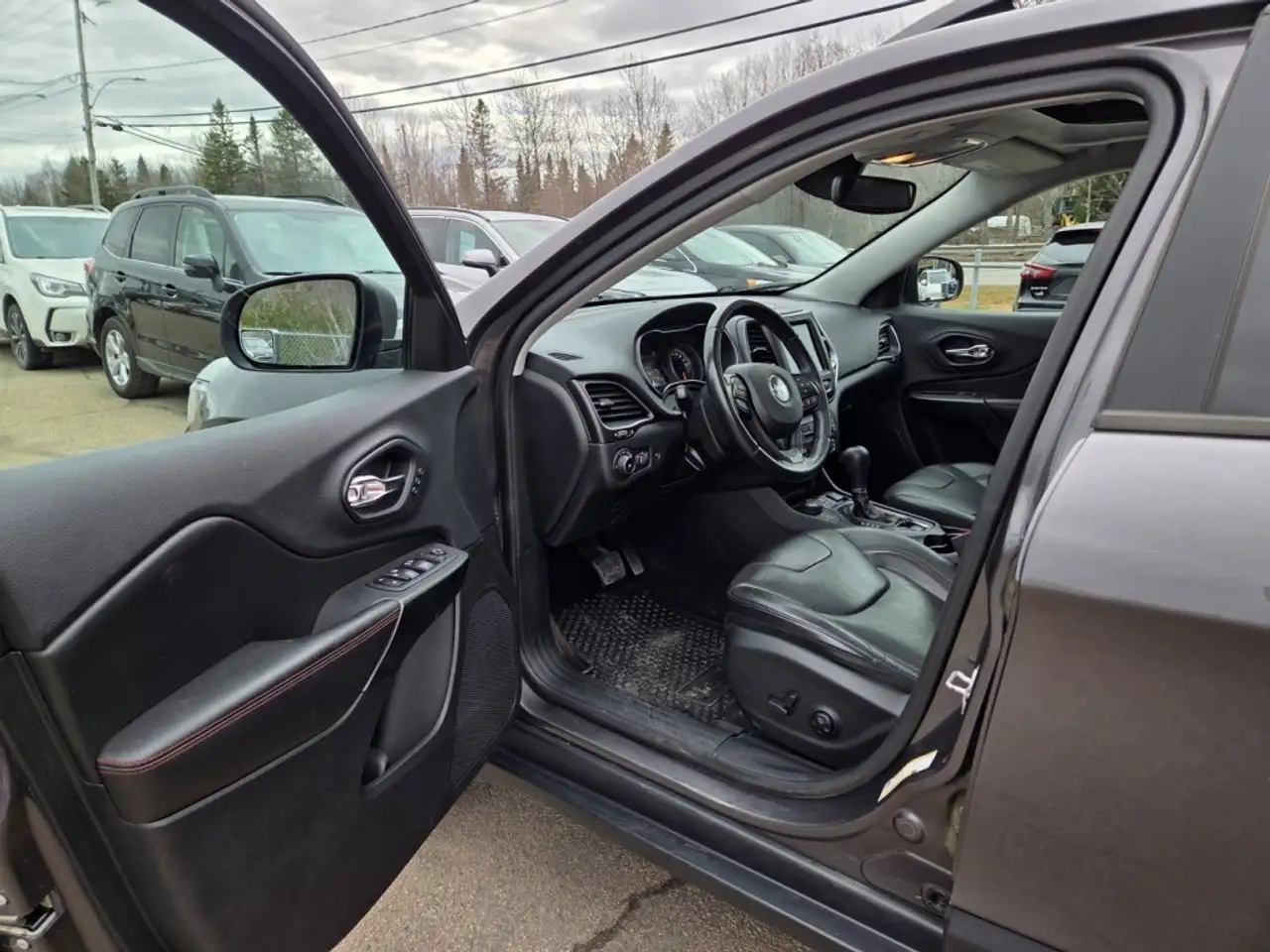 Jeep Cherokee photo Jeep Cherokee