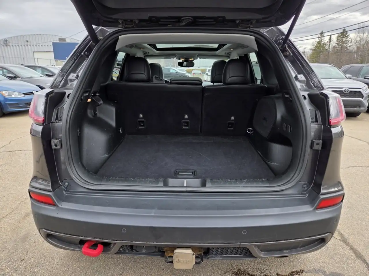 Jeep Cherokee photo Jeep Cherokee