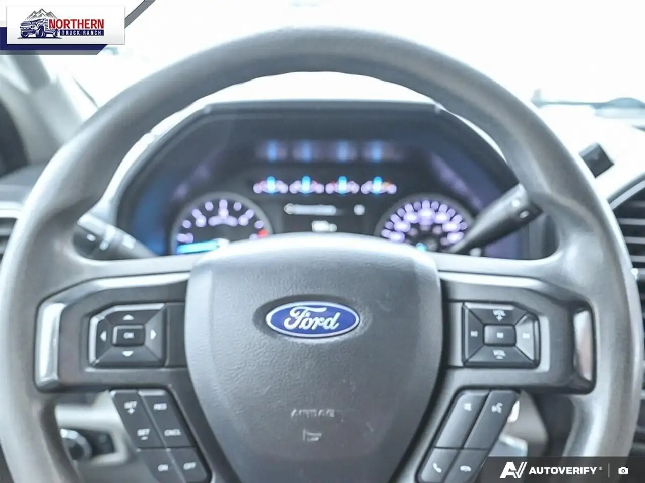 Ford F-550 Super Duty снимка Ford F-550 Super Duty