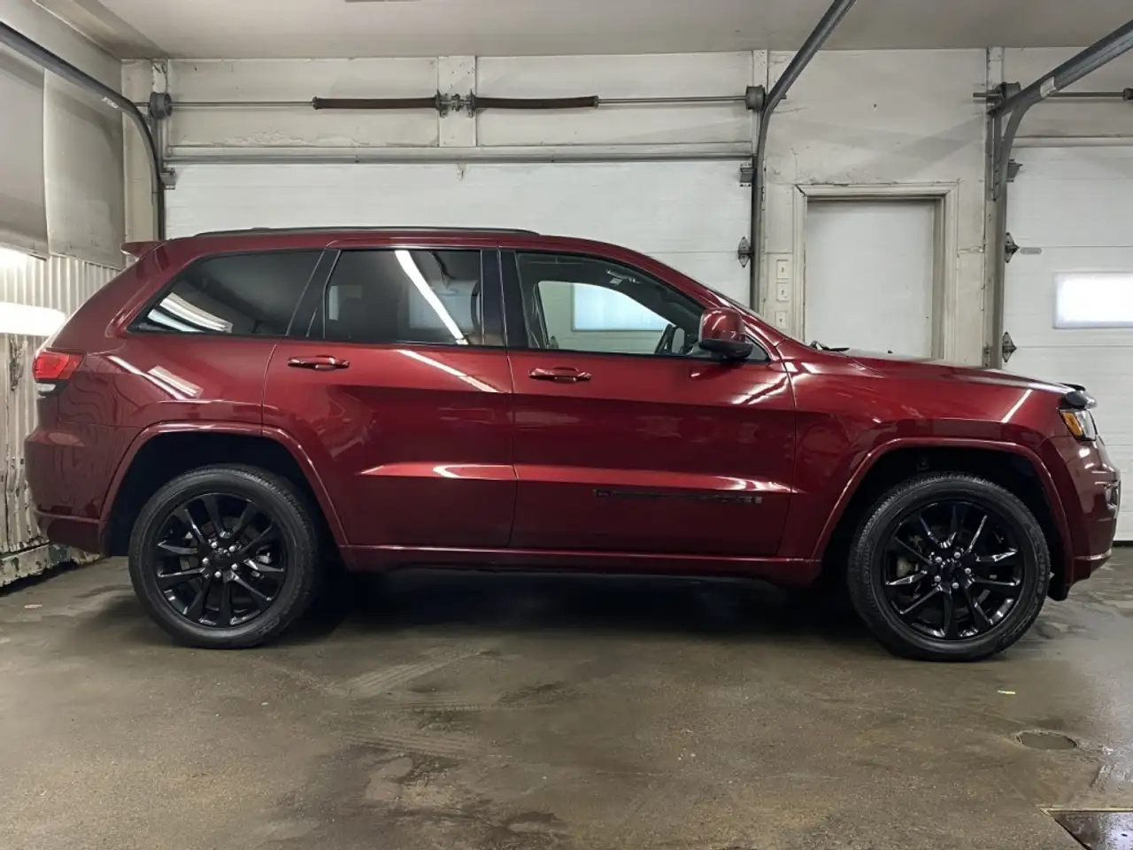 Jeep Grand Cherokee снимка Jeep Grand Cherokee