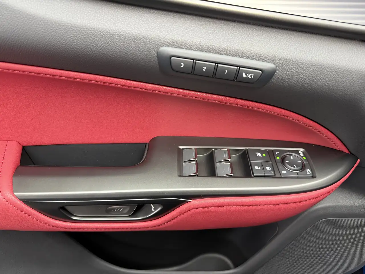 Lexus NX снимка Lexus NX