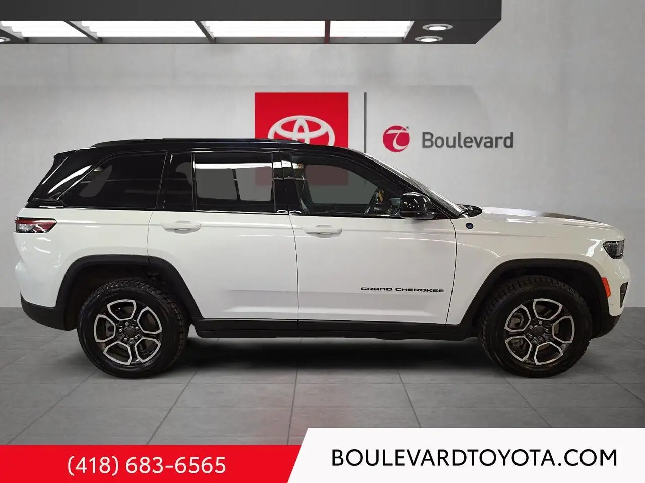 Jeep Grand Cherokee снимка Jeep Grand Cherokee