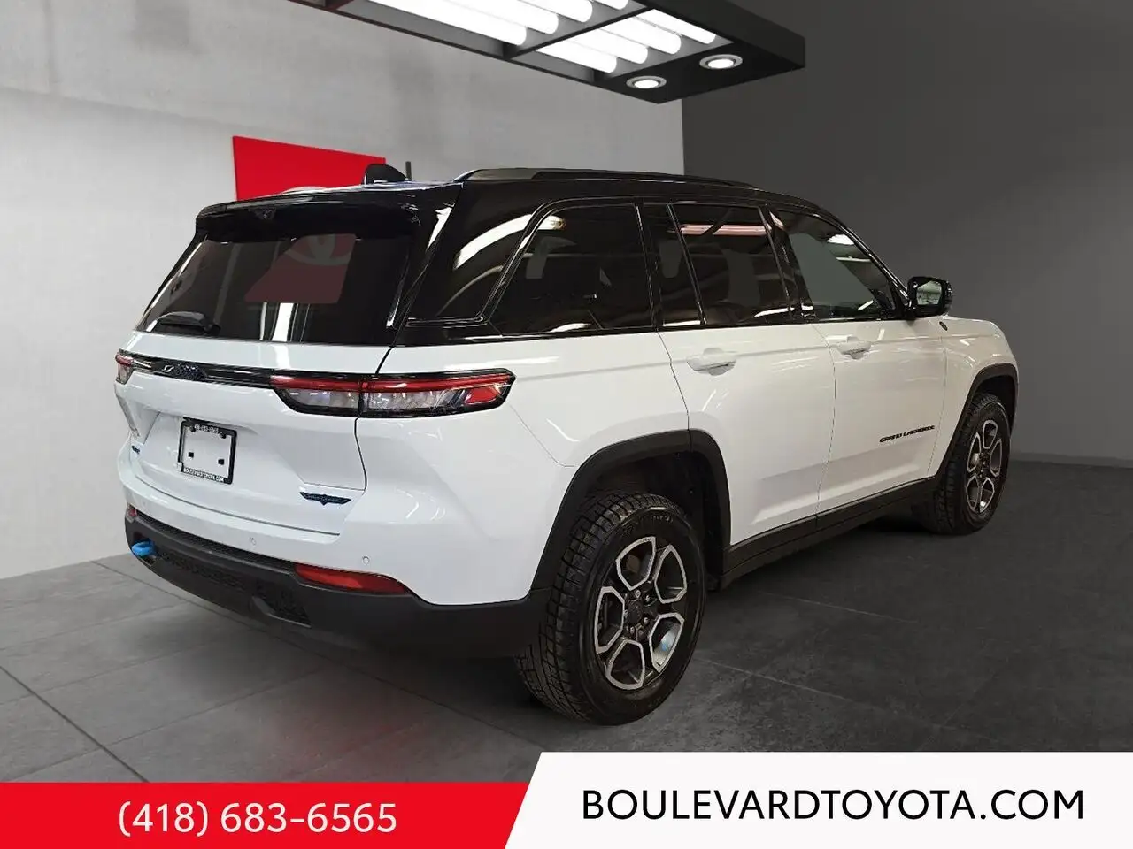 Jeep Grand Cherokee снимка Jeep Grand Cherokee