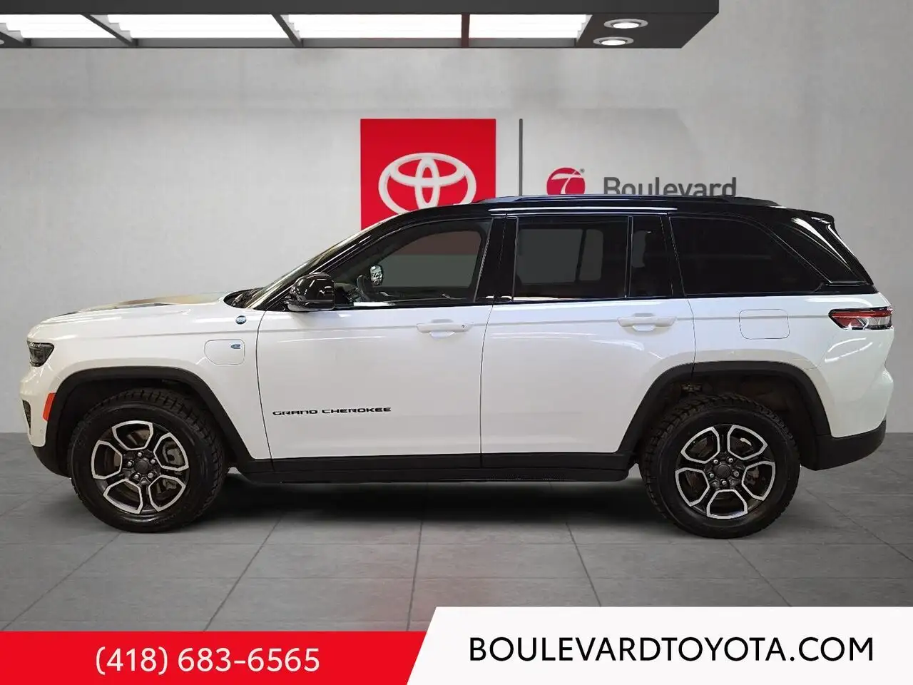 Jeep Grand Cherokee снимка Jeep Grand Cherokee