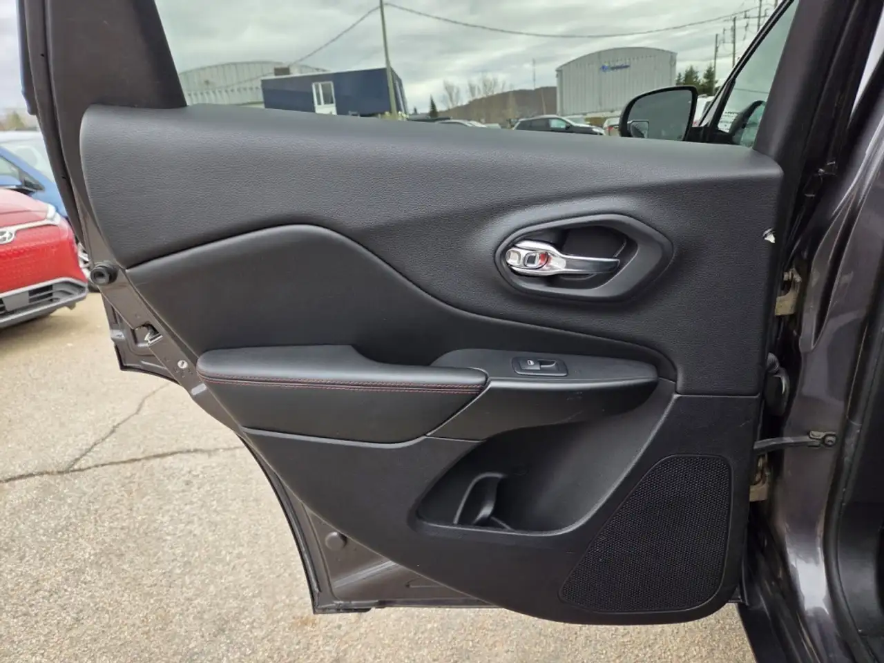 Jeep Cherokee photo Jeep Cherokee