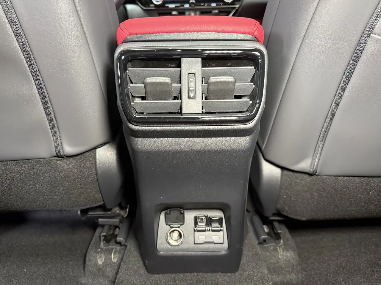 Lexus NX снимка Lexus NX