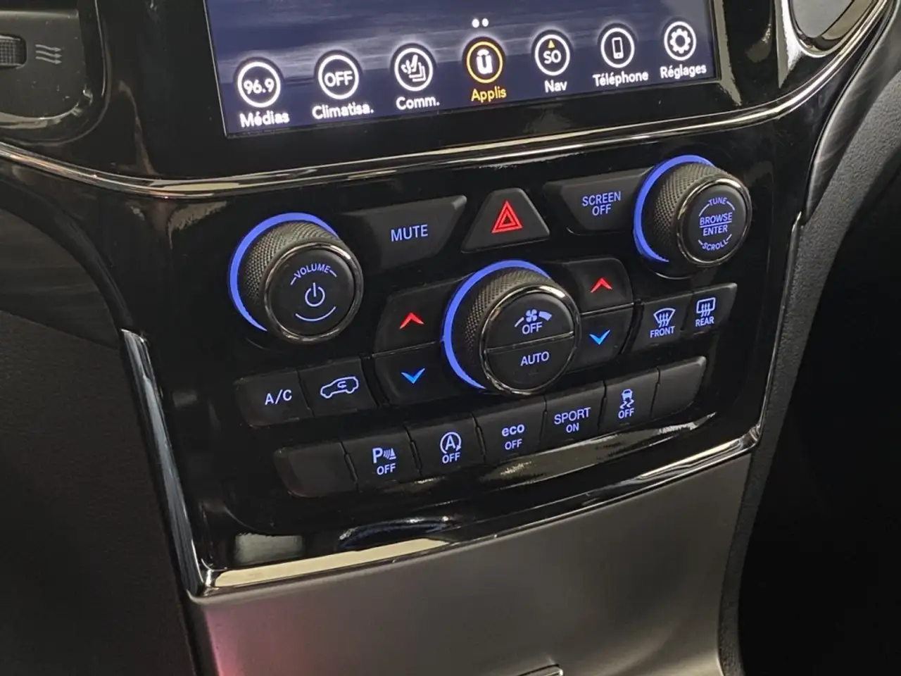 Jeep Grand Cherokee снимка Jeep Grand Cherokee