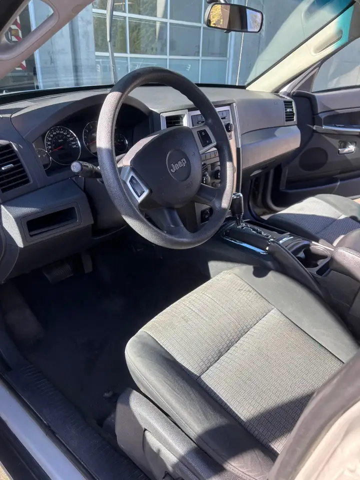 Jeep Grand Cherokee photo Jeep Grand Cherokee