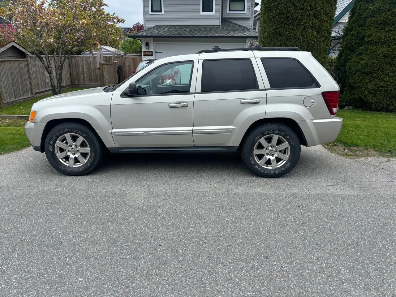 Jeep Grand Cherokee photo Jeep Grand Cherokee
