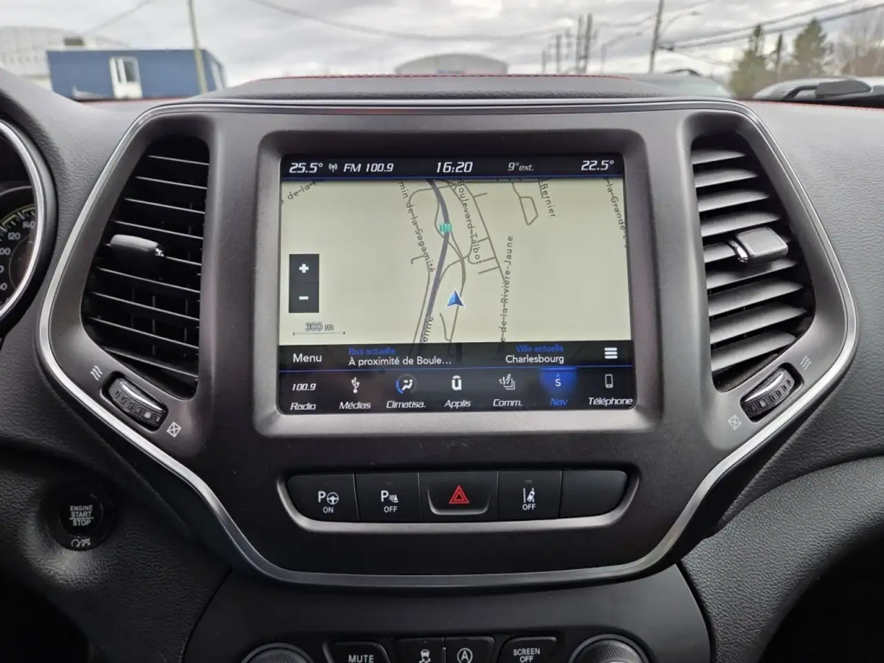 Jeep Cherokee photo Jeep Cherokee