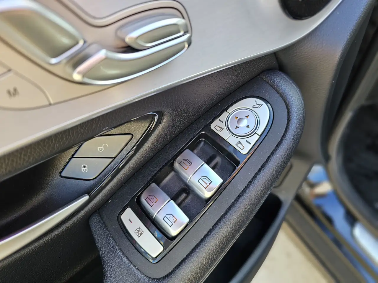 Mercedes-Benz GLC снимка Mercedes-Benz GLC