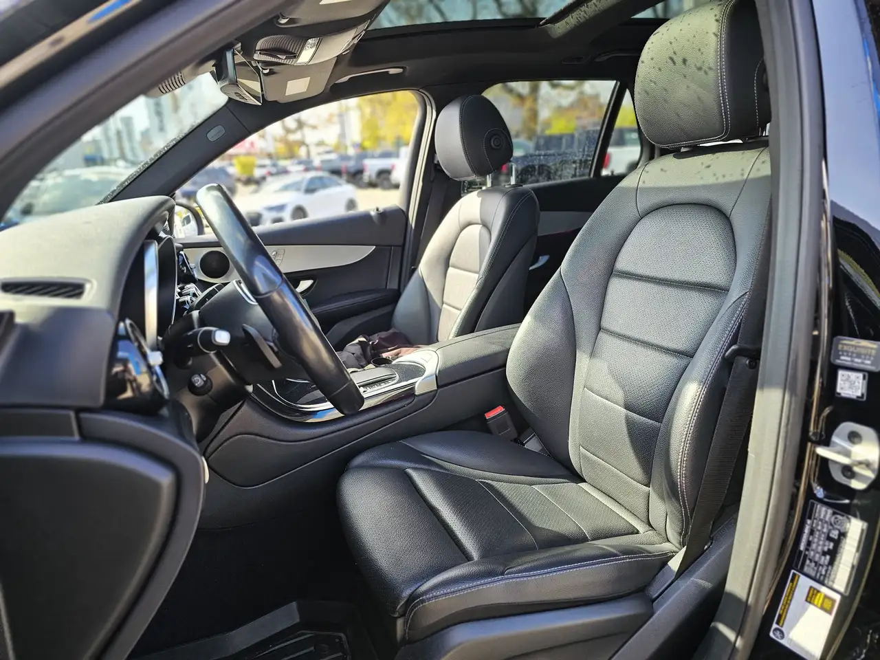 Mercedes-Benz GLC снимка Mercedes-Benz GLC