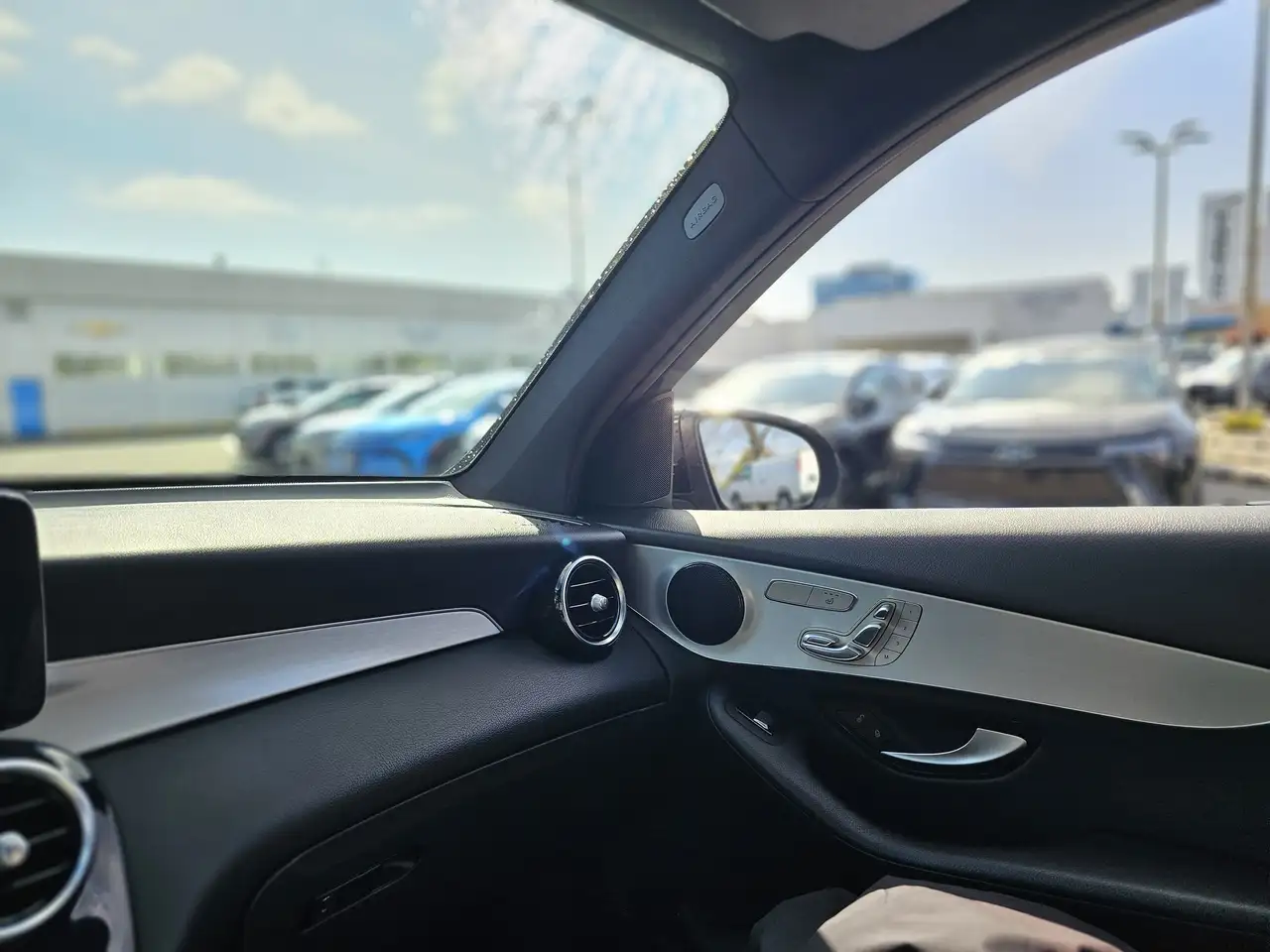 Mercedes-Benz GLC снимка Mercedes-Benz GLC