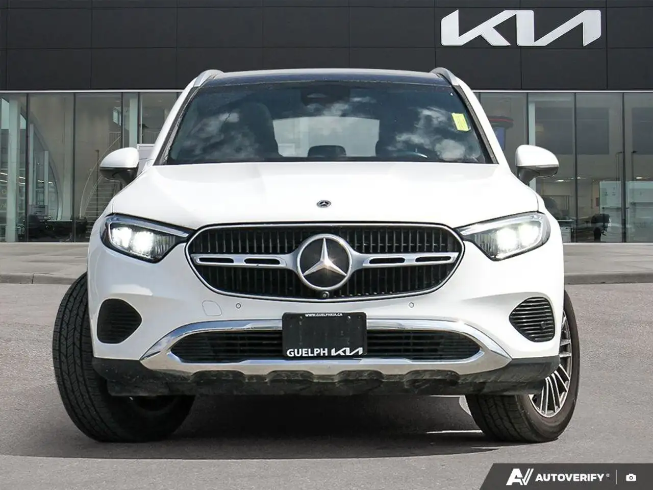 Mercedes-Benz GLC снимка Mercedes-Benz GLC