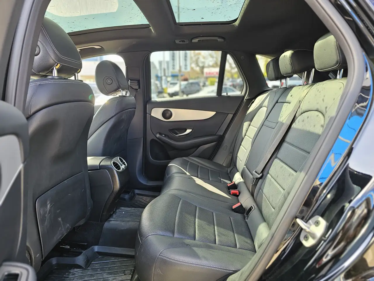 Mercedes-Benz GLC снимка Mercedes-Benz GLC