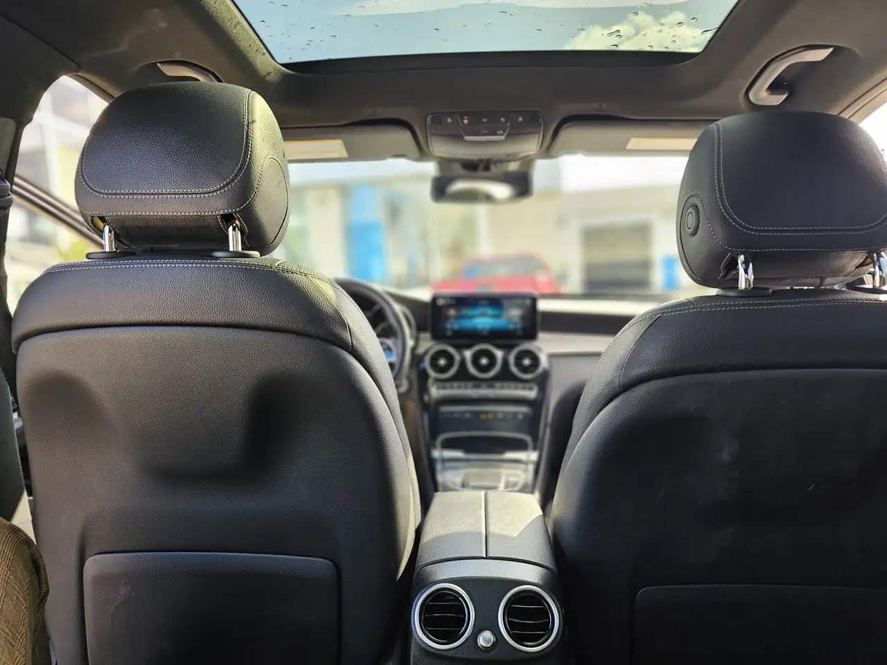 Mercedes-Benz GLC снимка Mercedes-Benz GLC