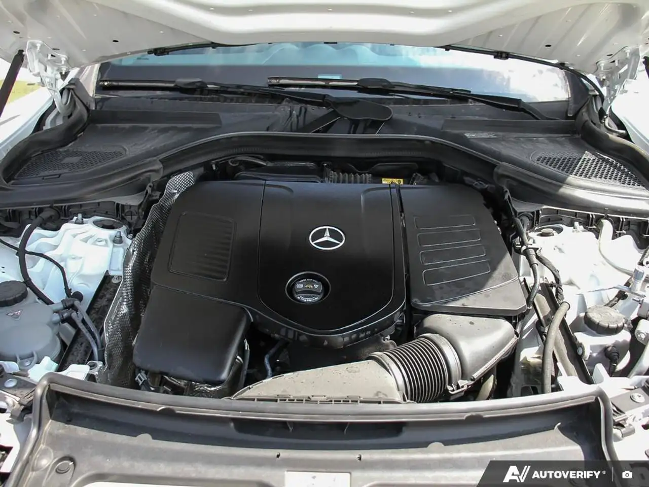 Mercedes-Benz GLC снимка Mercedes-Benz GLC