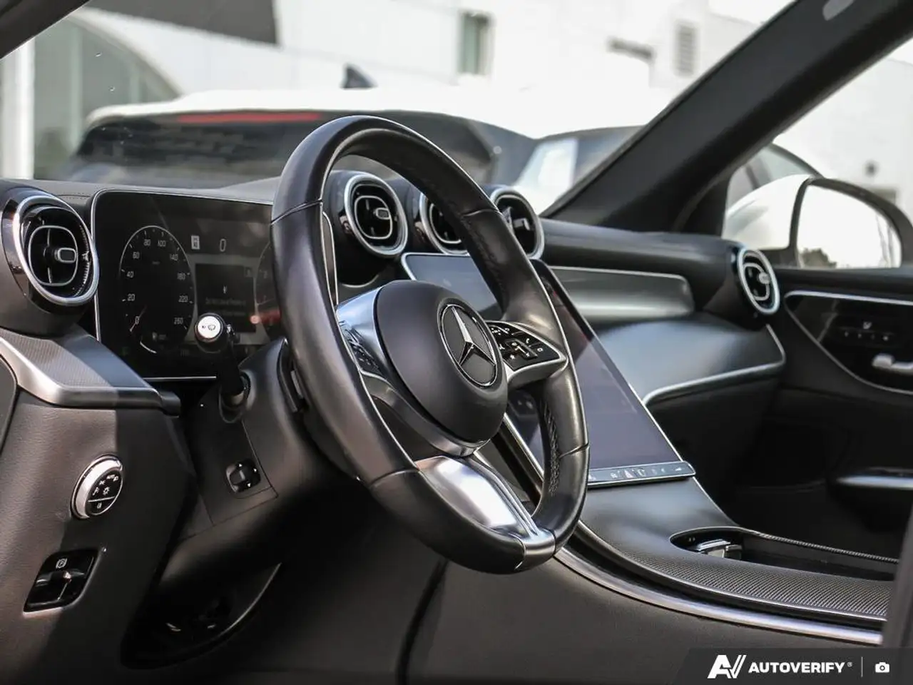 Mercedes-Benz GLC снимка Mercedes-Benz GLC