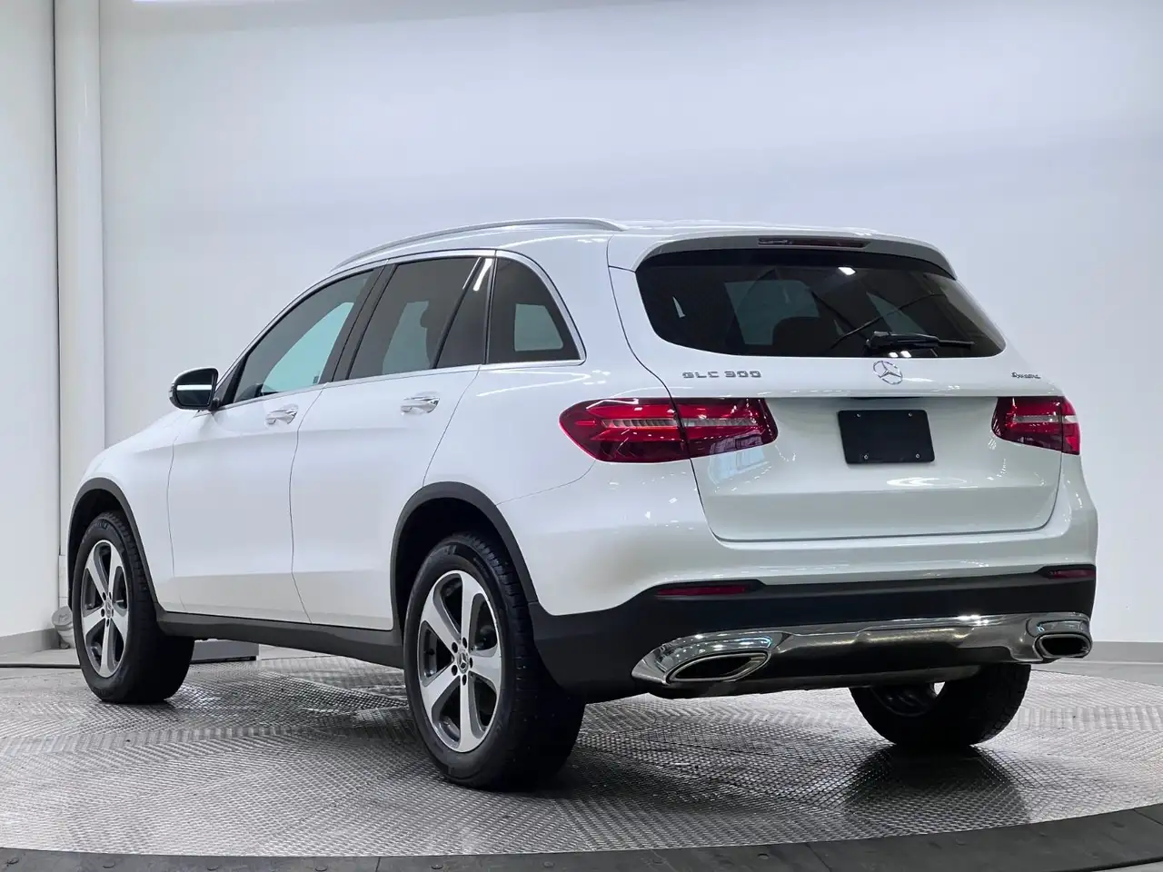 Mercedes-Benz GLC снимка Mercedes-Benz GLC