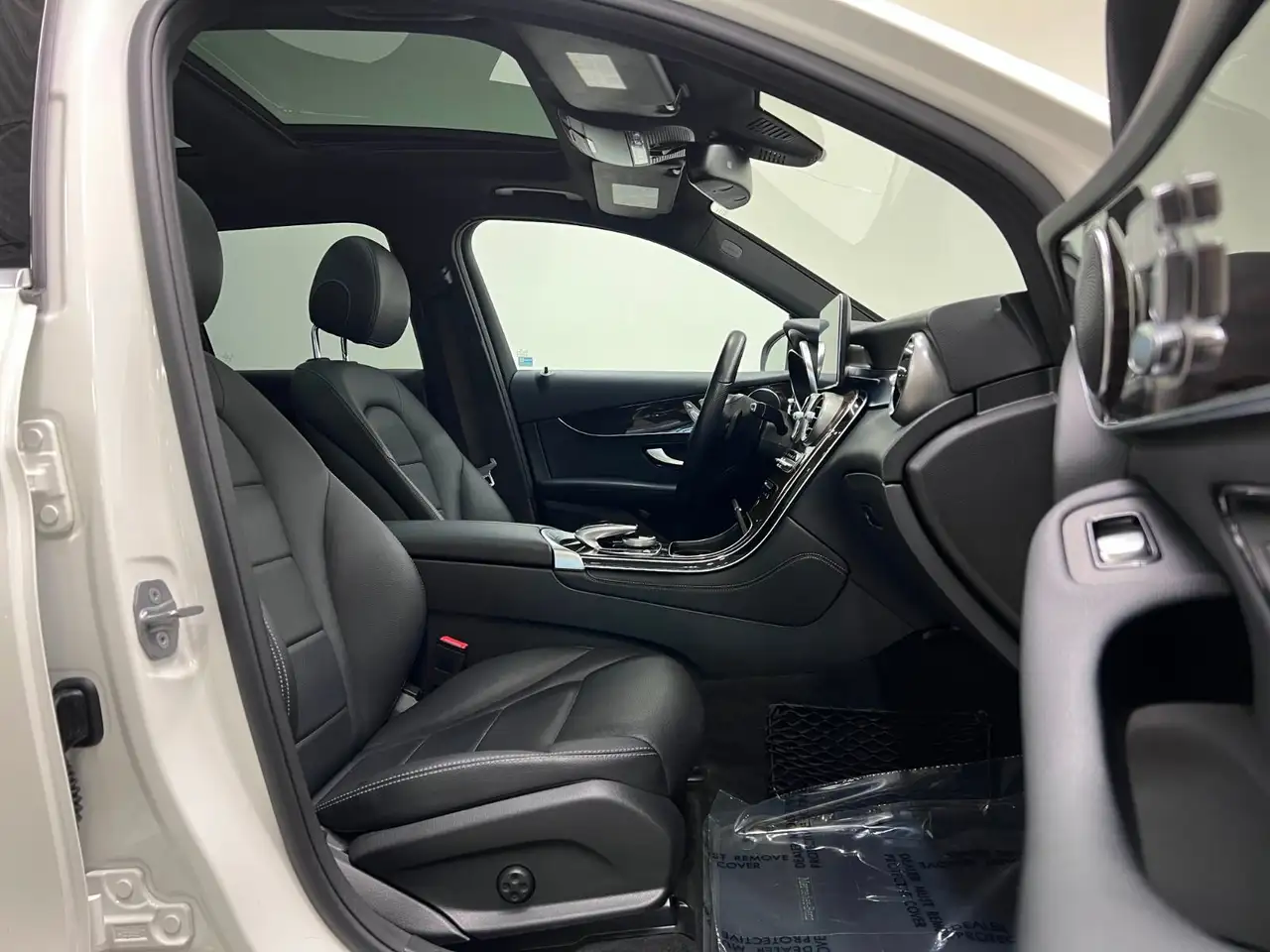 Mercedes-Benz GLC снимка Mercedes-Benz GLC