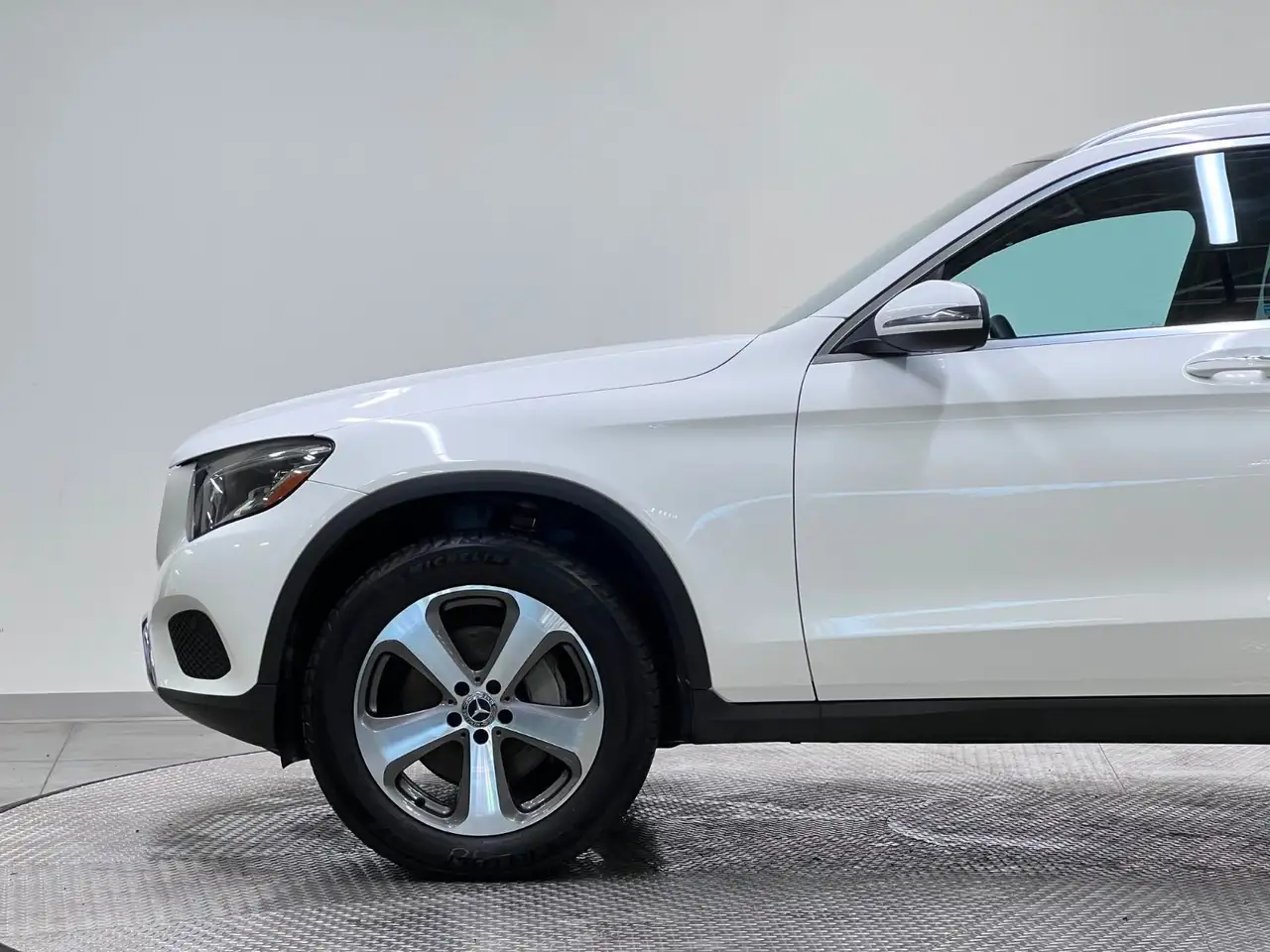 Mercedes-Benz GLC снимка Mercedes-Benz GLC