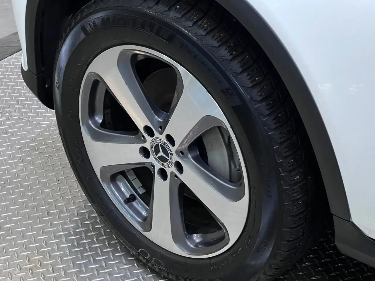 Mercedes-Benz GLC снимка Mercedes-Benz GLC