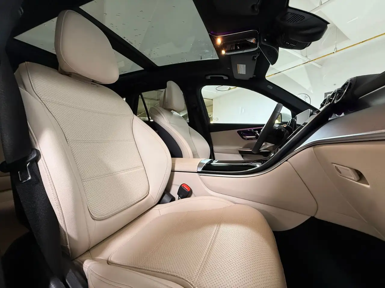 Mercedes-Benz GLC снимка Mercedes-Benz GLC