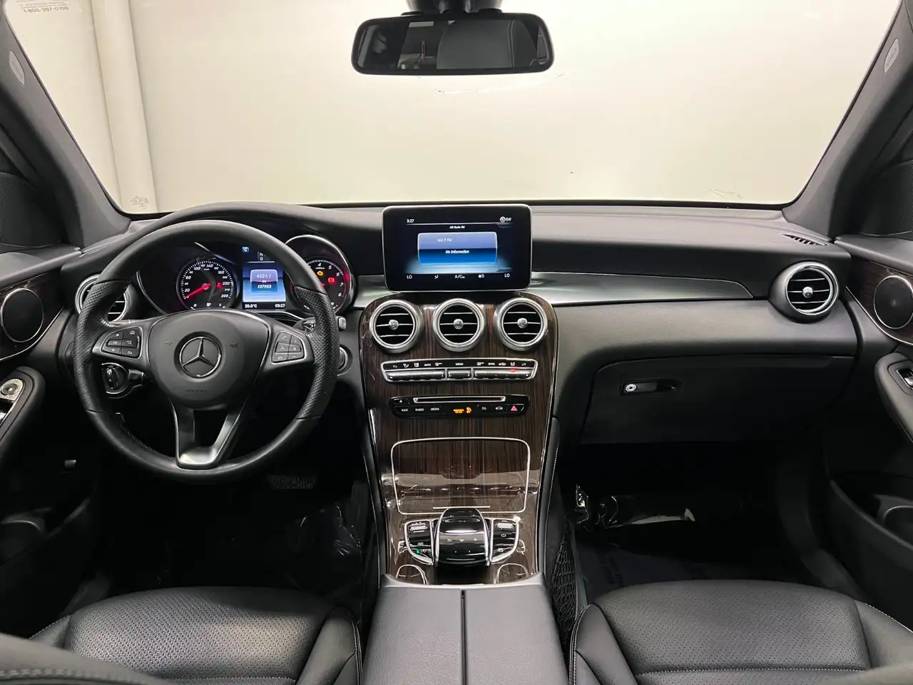 Mercedes-Benz GLC снимка Mercedes-Benz GLC