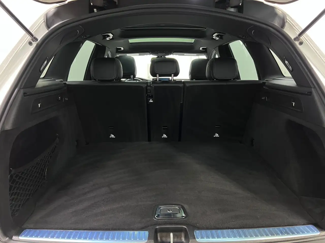 Mercedes-Benz GLC снимка Mercedes-Benz GLC