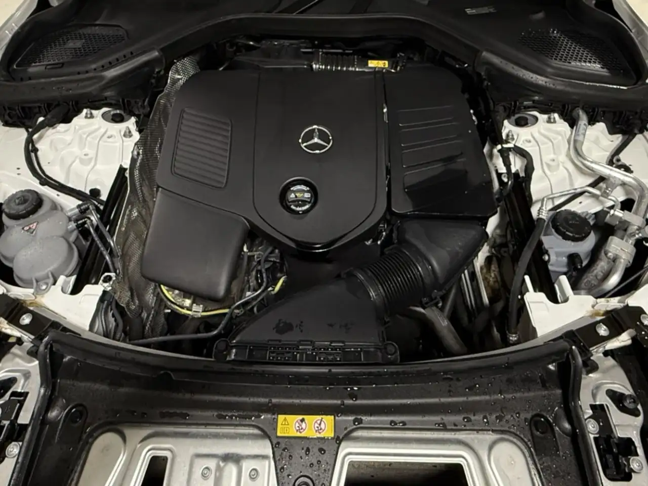 Mercedes-Benz GLC снимка Mercedes-Benz GLC