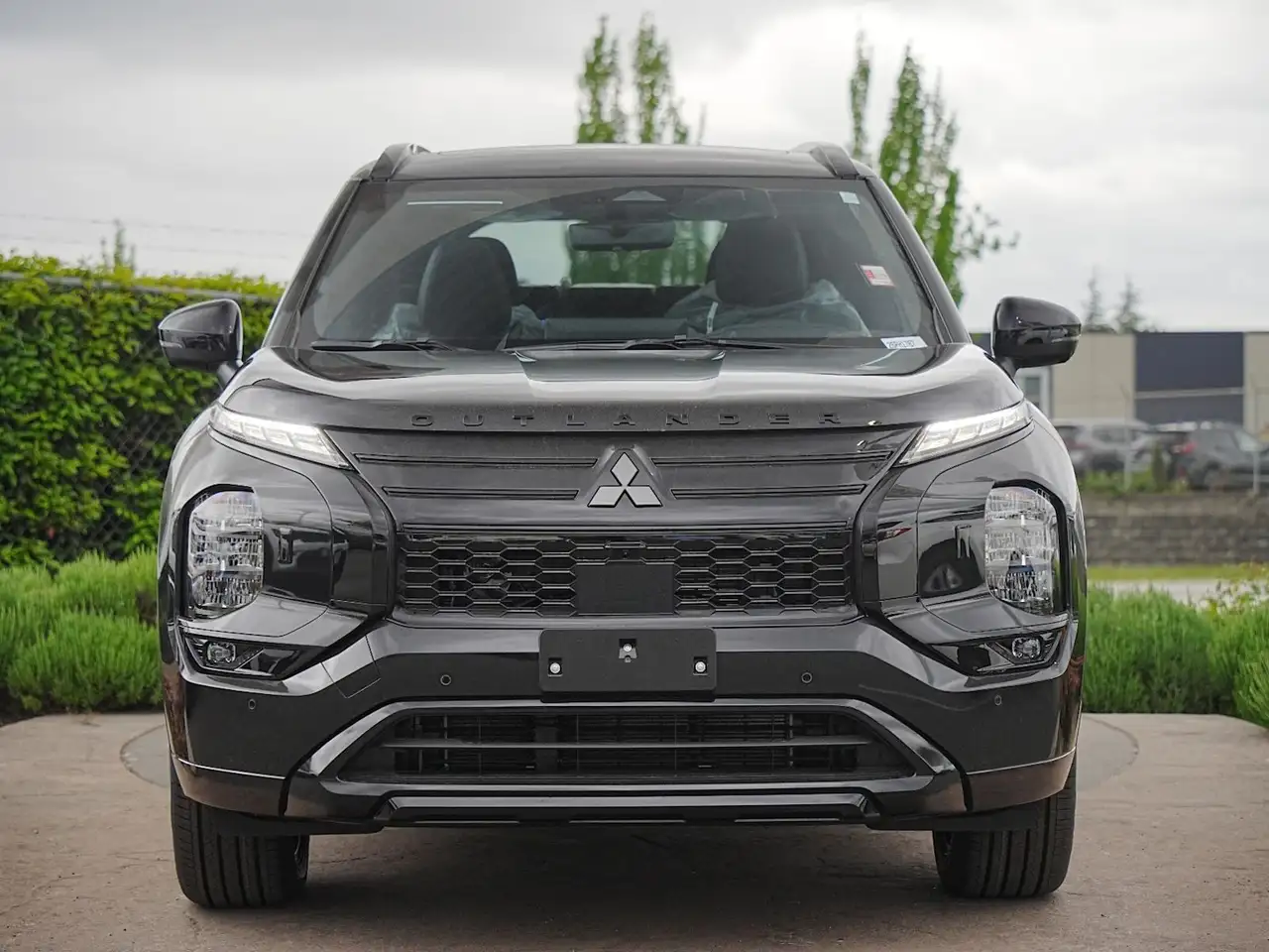 Mitsubishi Outlander photo Mitsubishi Outlander