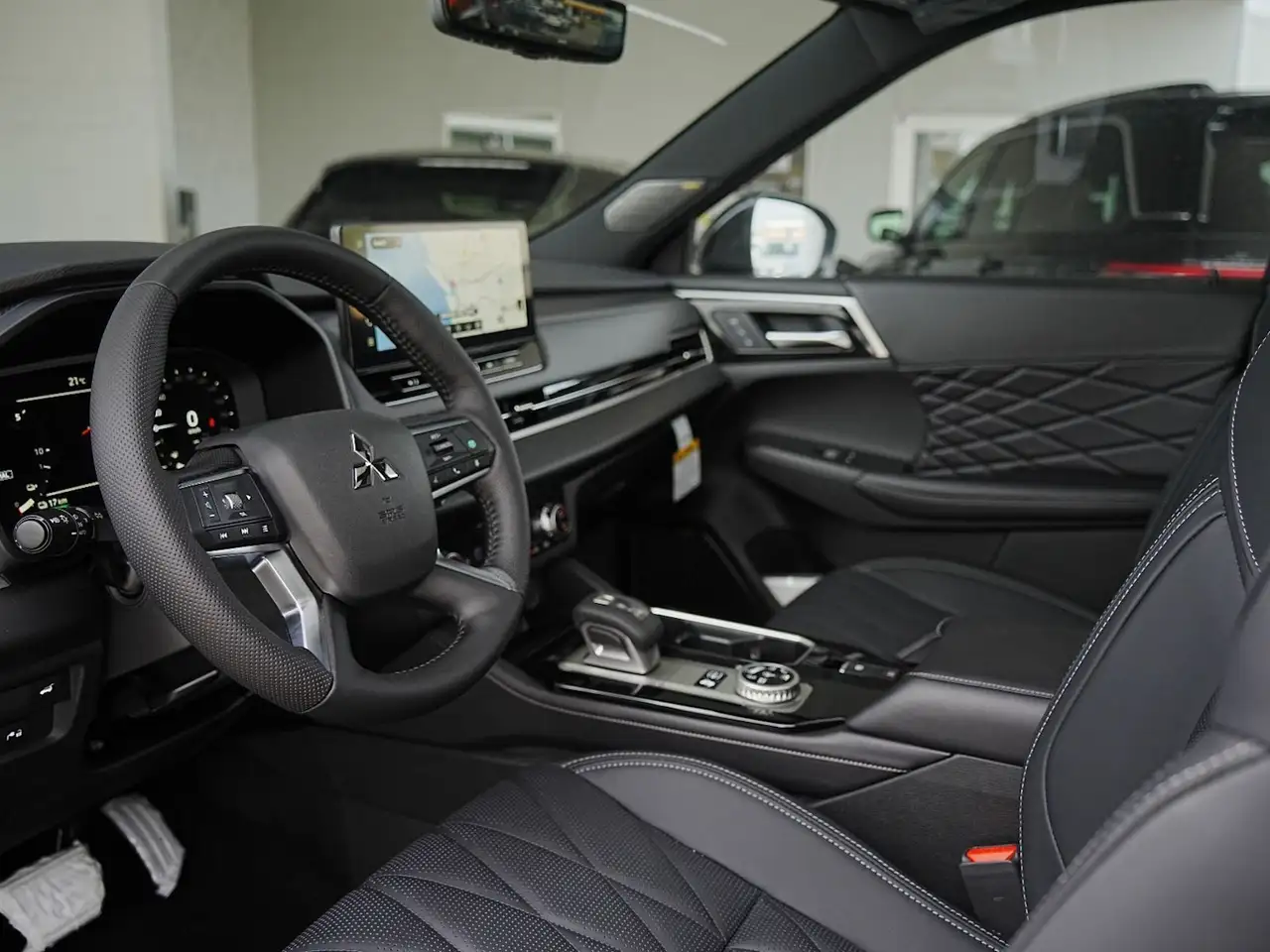 Mitsubishi Outlander photo Mitsubishi Outlander
